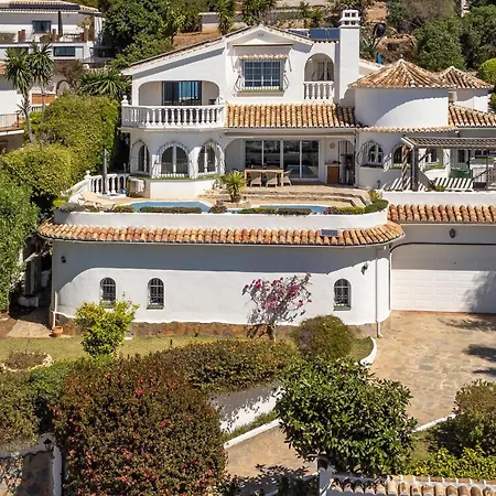 Awesome In With Swimming Pool Holiday home Mijas